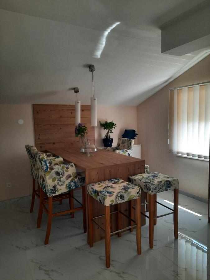 Andrea, Premium Three Bedroom Apartment, Entire Floor Кастав Екстериор снимка