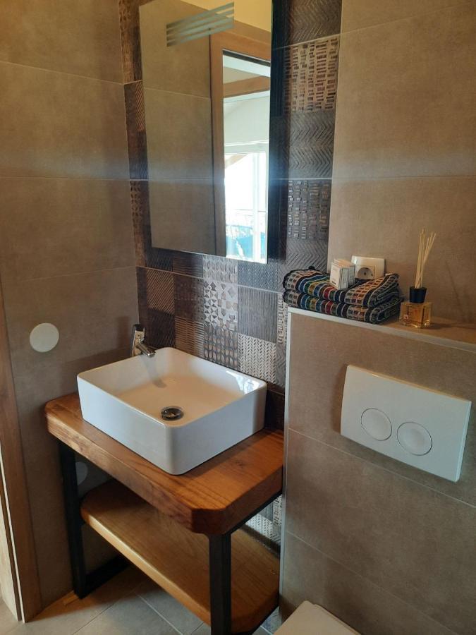 Andrea, Premium Three Bedroom Apartment, Entire Floor Кастав Екстериор снимка